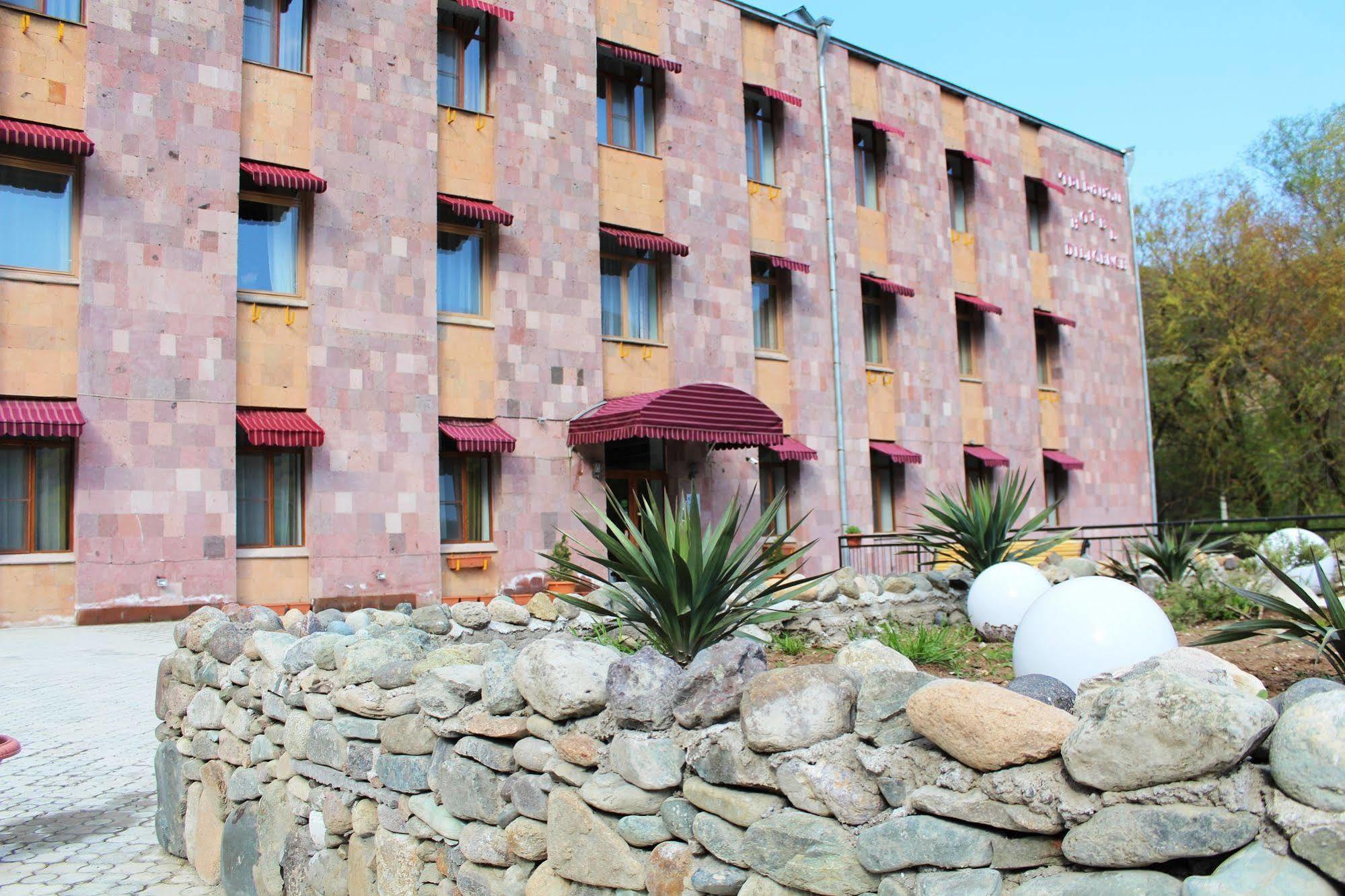 Diligence Hotel & Restaurant Dilidžan Exteriér fotografie